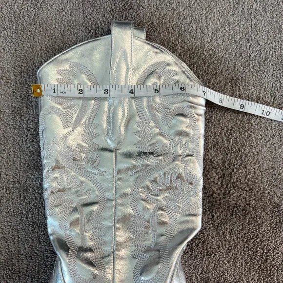 Women’s Metallic Silver Cowgirl Boots - Picture 11 of 11